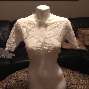 🌟🌟🌟Lacy white crop top